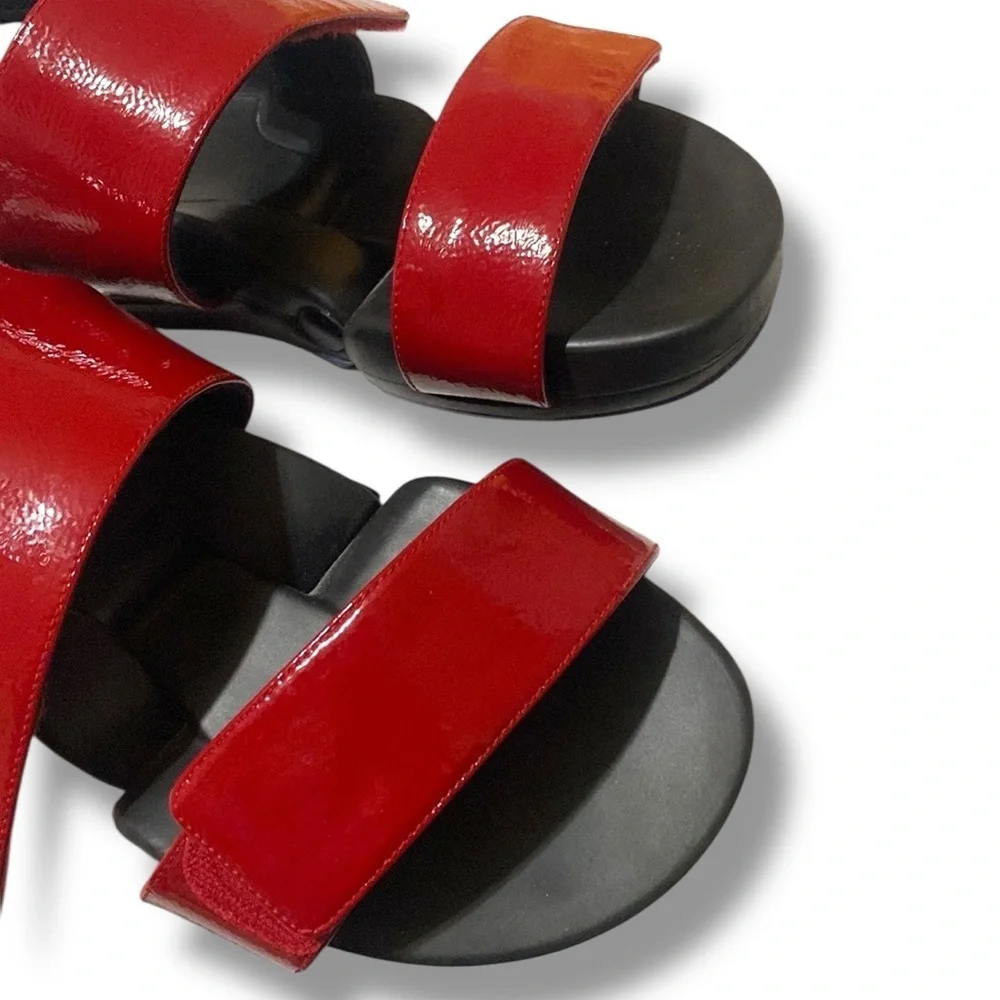 FIGS by FIGUEROA Red Patent Leather Sandals Hinged Sole Flex Leather Activewear